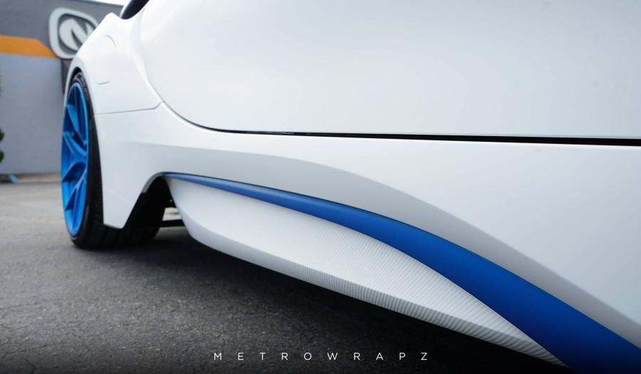 Детали экстерьера BMW i8 Matte White by MetroWrapz 2016 года  (фото 3 из 6)